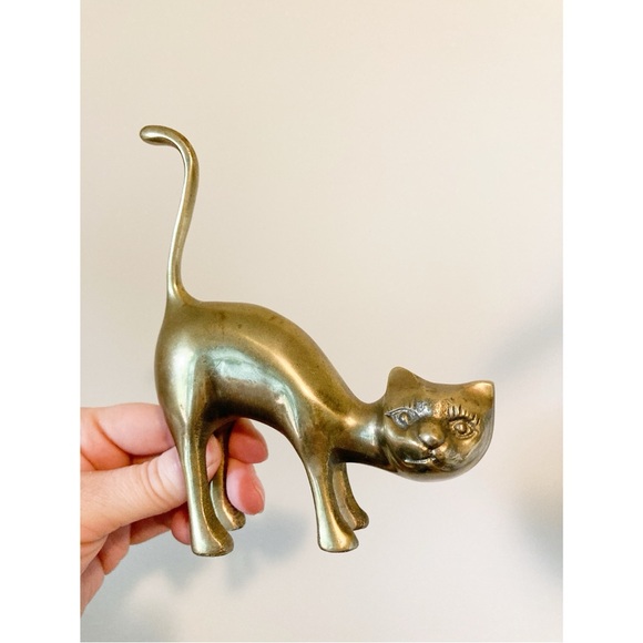 Vintage Brass Cat Ring Holder Mid Century Modern Brass Cat Figurine - Picture 6 of 9